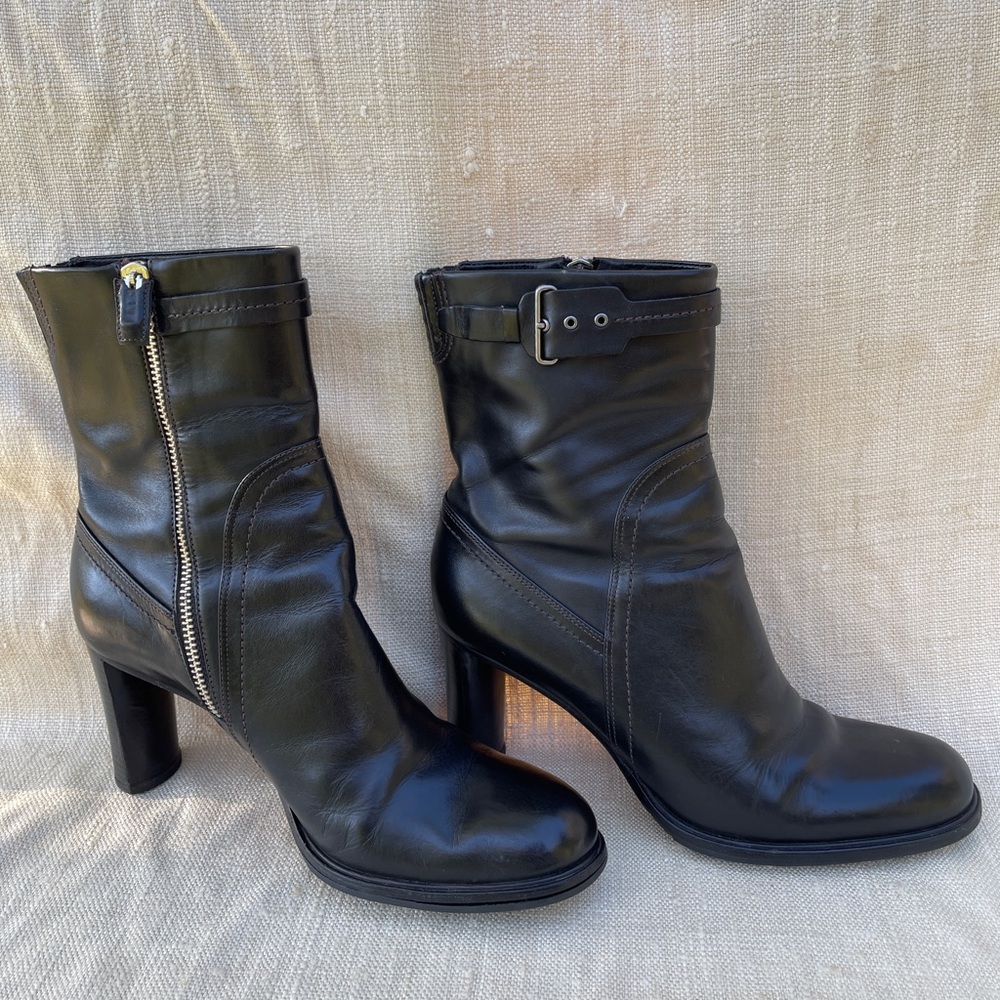 Cole Haan ‘Callan’ Women’s Black Leather Heeled Side Zip Ankle Boot Sz 8